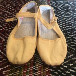 Urban Outfitters Mary Jane flats